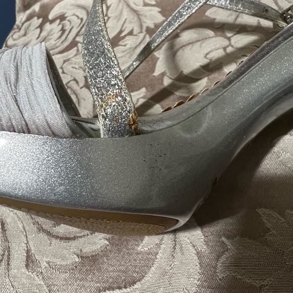 Sizzle silver decorative heels - Picture 9 of 9